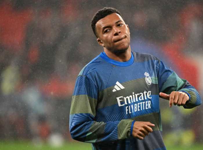 皇马内讧爆发！姆巴佩公开不满，抱怨没帮手，皇马高层被耍了